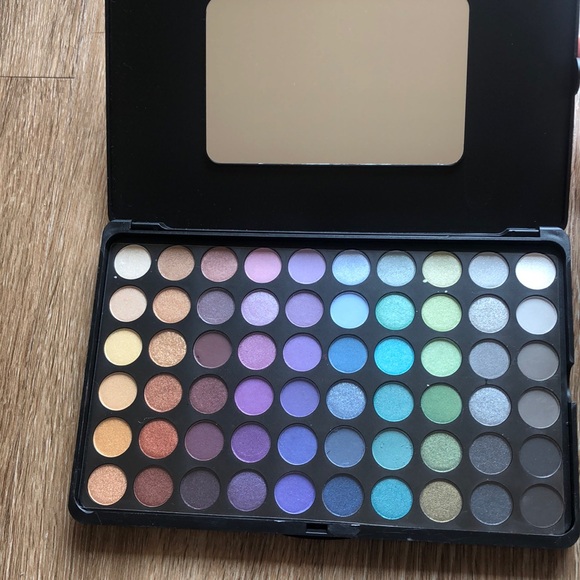 Macys 120 Pan Artistry Eyeshadow Palette-Created for Macys. - Picture 3 of 9